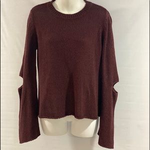 DESIGN LAB SWEATER..PEEK-A-BOO SLEEVE..TAKE A PEEK